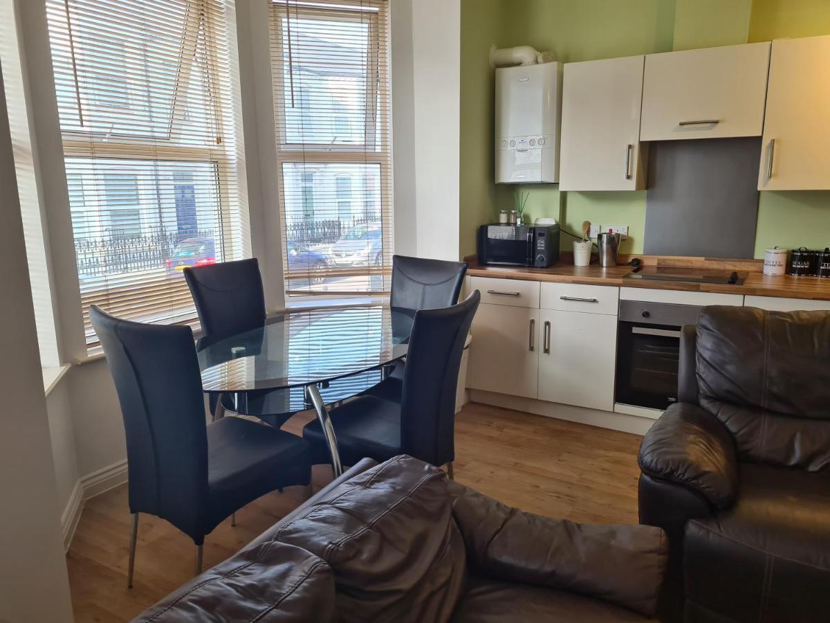 Yarmouth Apartments, Street Permit Parking, Close To Everything, Beach, Pier, Free Wifi Great Yarmouth Bagian luar foto